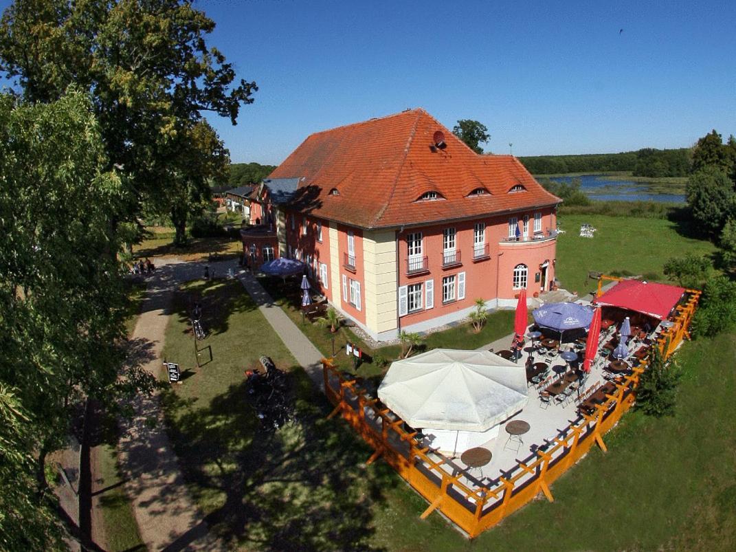 Отель Altes Gutshaus-Federow Экстерьер фото